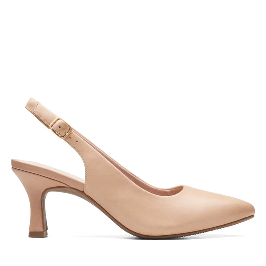 Zapatos De Vestir De La Marca Clarks  Para Mujer Modelo Kataleyna Step Warm Beige Lea En Color Beige