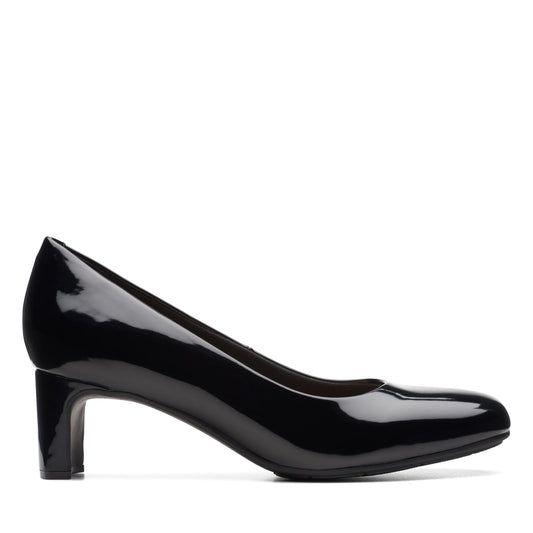 Zapatos De Vestir De La Marca Clarks  Para Mujer Modelo Kyndall Iris Black Pat En Color Negro