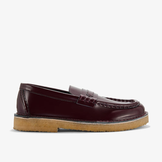 Sandalias De La Marca Clarks  Para Mujer Modelo Nomad Loafer. Wine Patent En Color Rojo