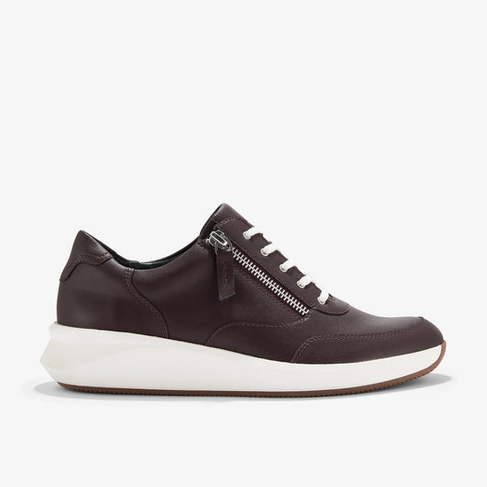 Sneakers De La Marca Clarks  Para Mujer Modelo Un Rio Zip Burgundy Leather En Color Rojo