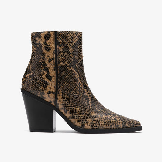 Botas De La Marca Clarks  Para Mujer Modelo Kheda West Snake Print En Color Animal Print