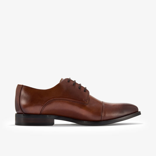 Zapatos De Vestir De La Marca Clarks  Para Hombre Modelo Banstead Cap Tan Leather En Color Marrón