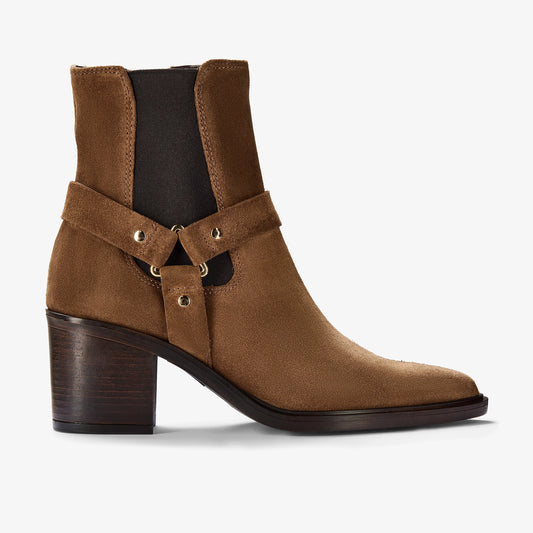 Botas De La Marca Clarks  Para Mujer Modelo Jesse Buckle Dark Sand Suede En Color Marrón
