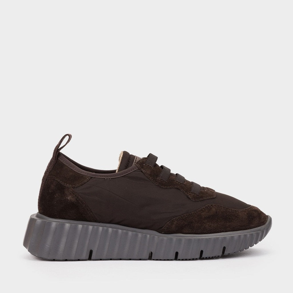 PEDRO MIRALLES | DAMEN-SNEAKERS | CONCORDIA MEME | BRAUN