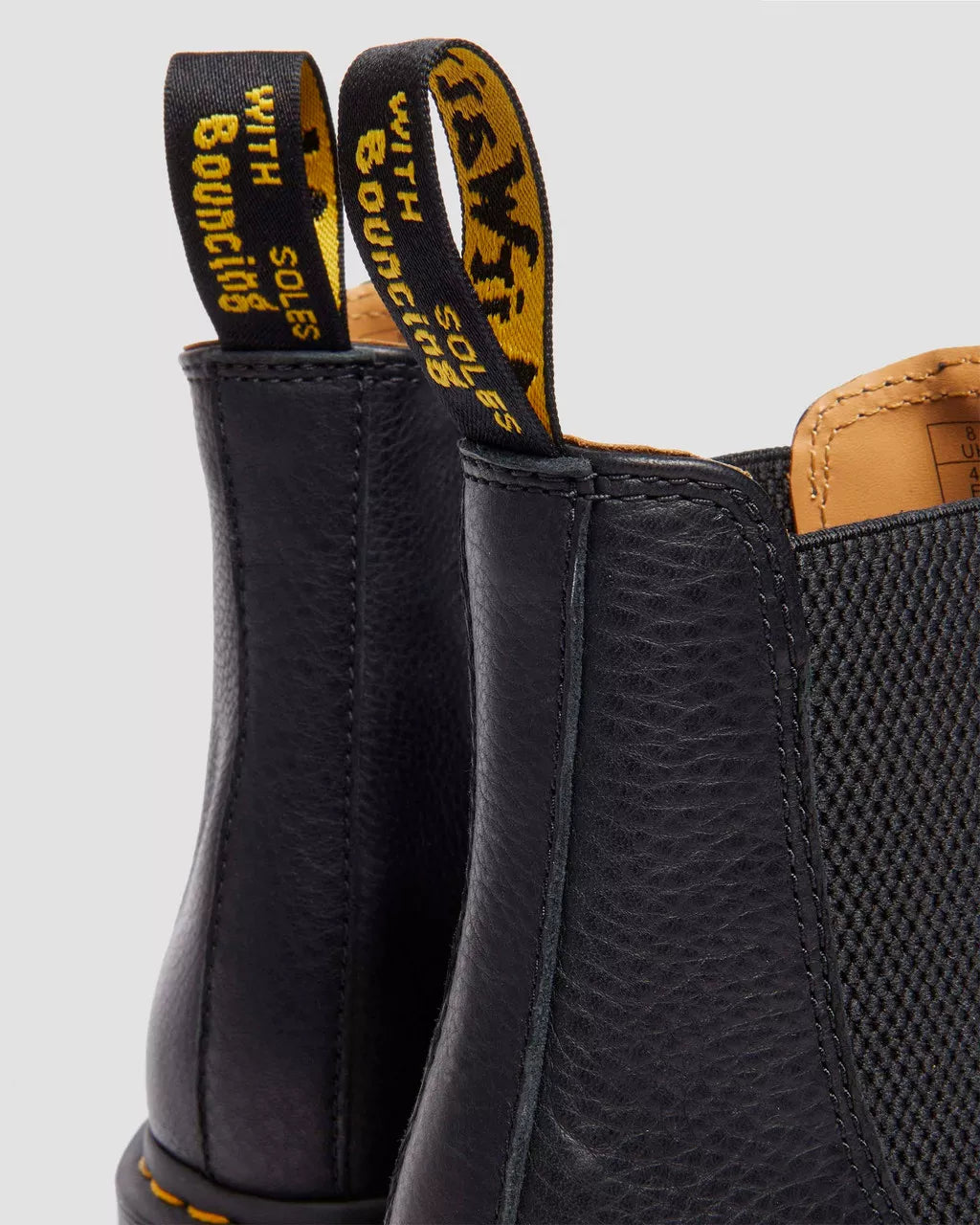 DR. MARTENS | BOTINES CHELSEA | HOMBRE | 2976 BLACK AMBASSADOR | NEGRO