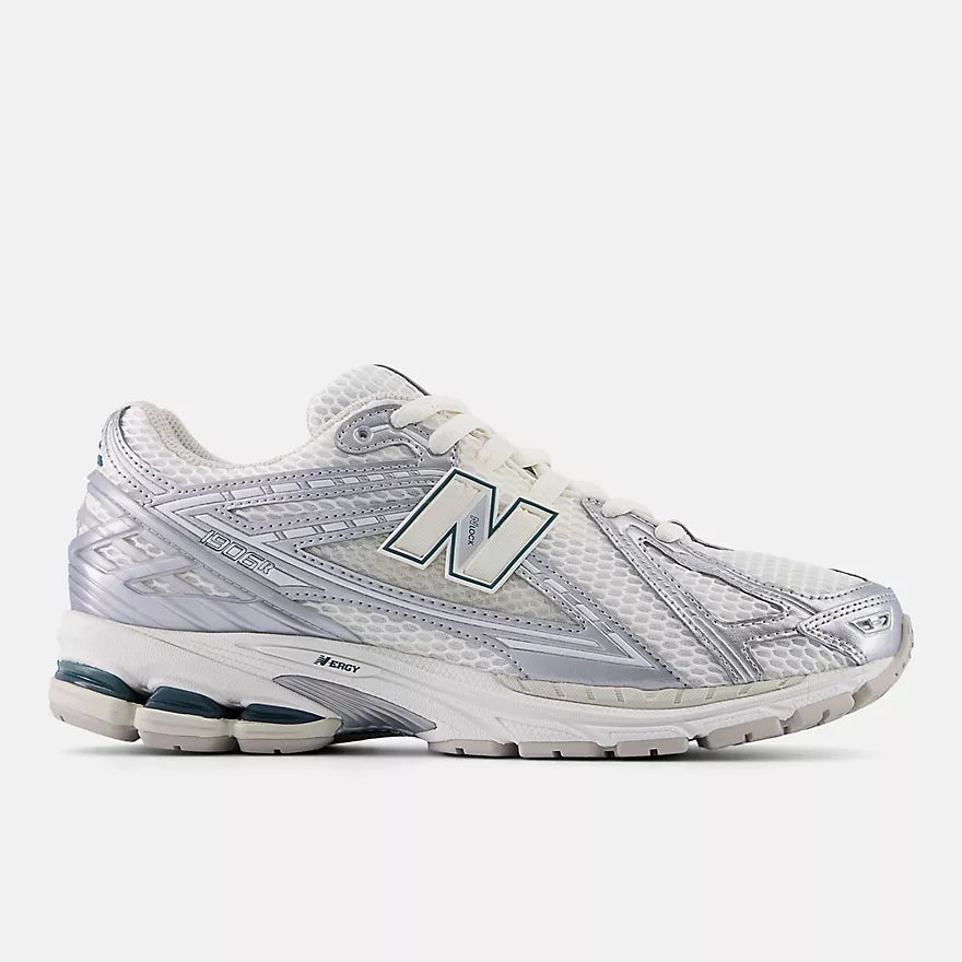 New balance plateadas para hombre hotsell