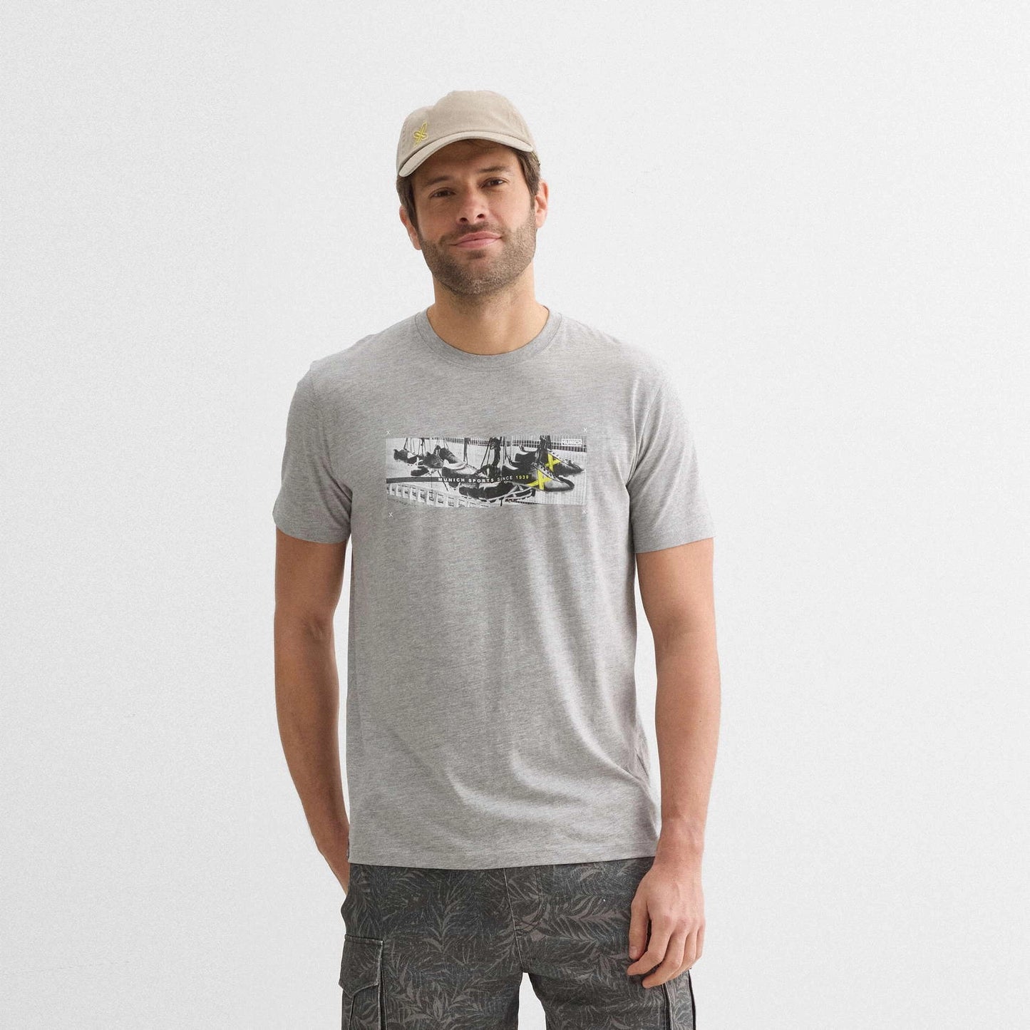 MUNICH | CAMISETAS | UNISEX | REGULAR T-SHIRT STADIUM LIFESTYLE GREY | GRIS
