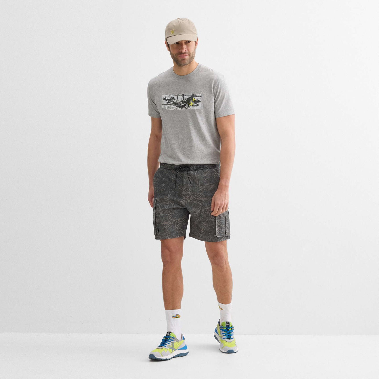 MUNICH | PANTALONES CORTOS | UNISEX | BERMUDA TROPIC LIFESTYLE KHAKI | CAQUI