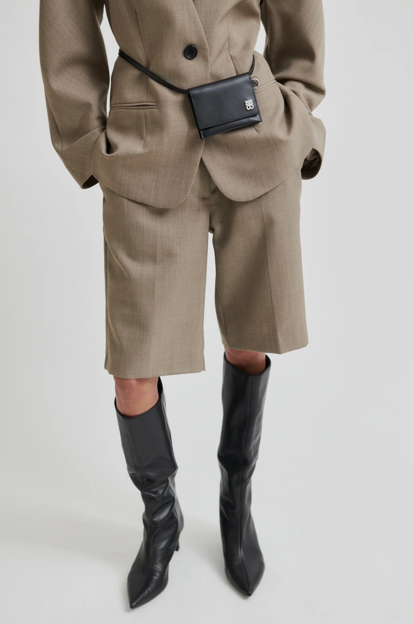 SECOND FEMALE | PANTALONES CORTOS | MUJER | LEVELUP TAILORED SHORTS MID BROWN MELANGE | MARRÓN