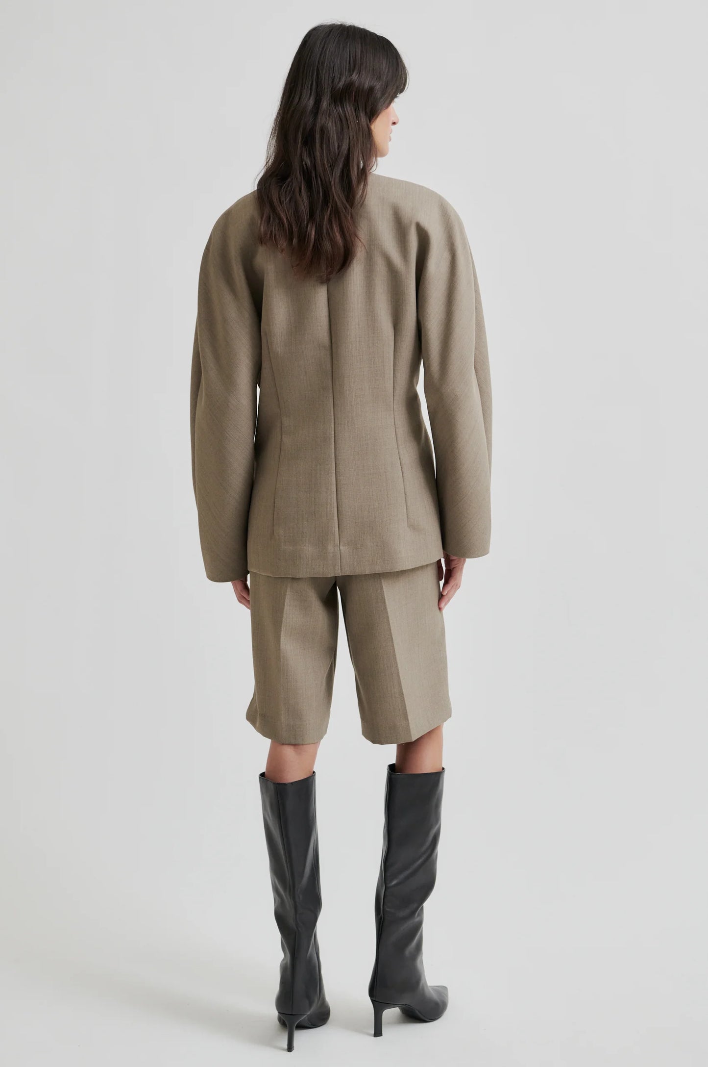 SECOND FEMALE | PANTALONES CORTOS | MUJER | LEVELUP TAILORED SHORTS MID BROWN MELANGE | MARRÓN