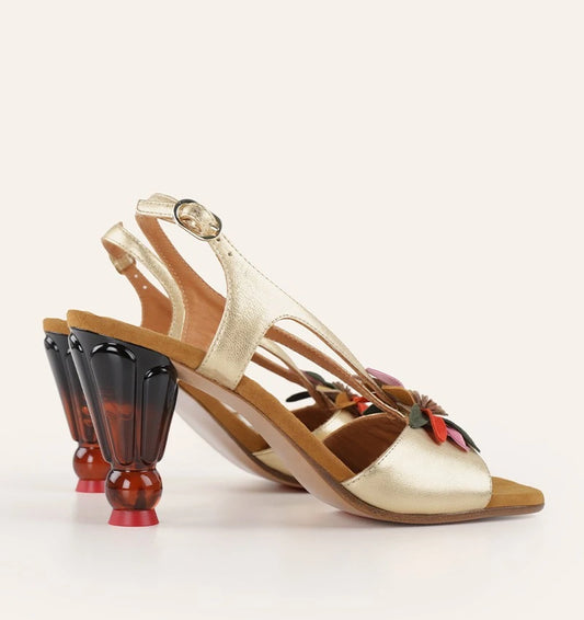 CHIE MIHARA | SANDÀLIES | DONA | UYANE XAMPAN | DAURAT