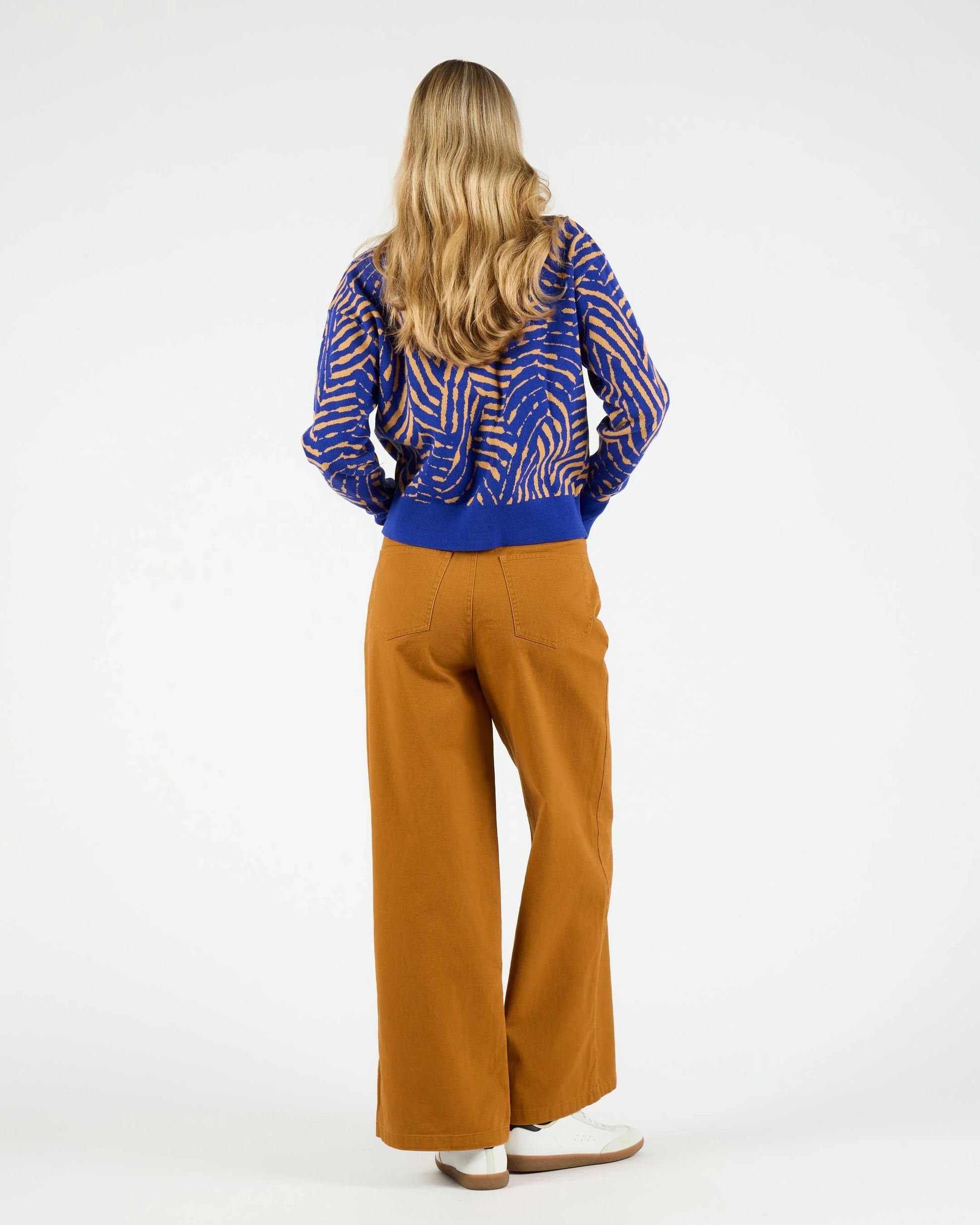 Jerseys de la marca Wemoto Unisex modelo Hazel en color Blue-Beige (Azul)