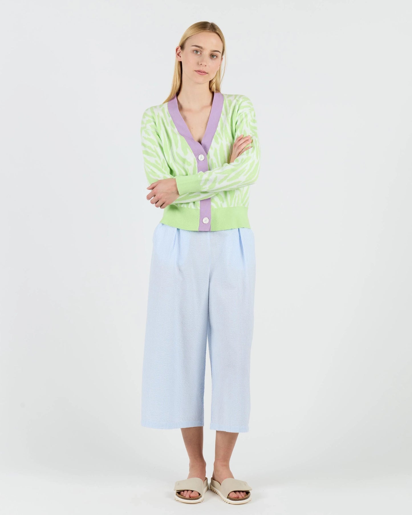 WEMOTO | SHORTS | WOMEN | GINA SEERSUCKER LIGHT BLUE