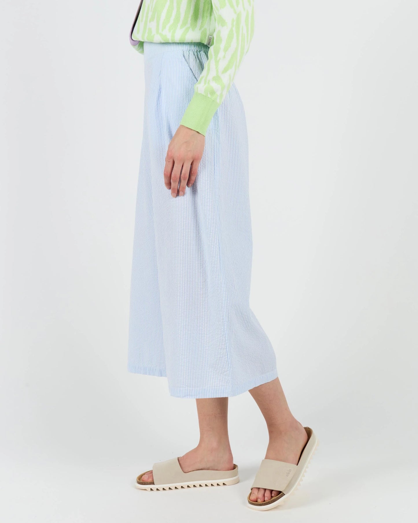 WEMOTO | SHORTS | WOMEN | GINA SEERSUCKER LIGHT BLUE