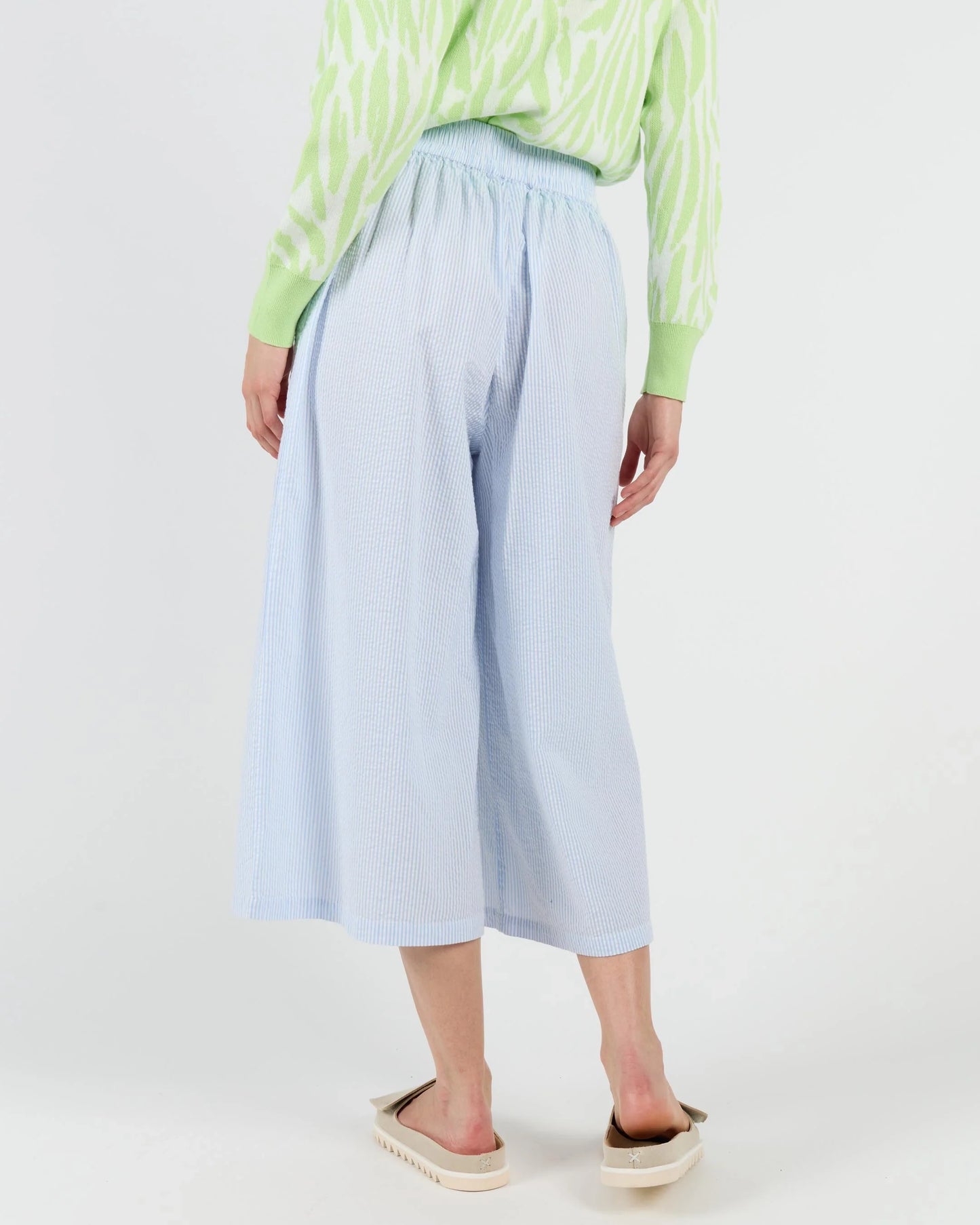 WEMOTO | SHORTS | WOMEN | GINA SEERSUCKER LIGHT BLUE