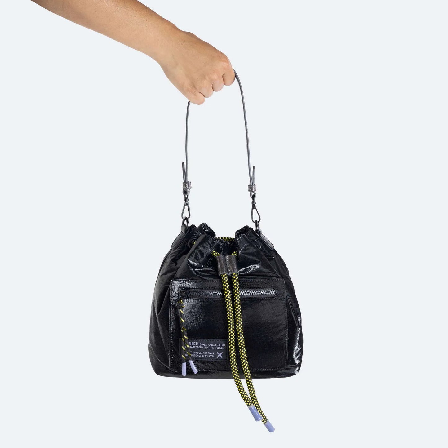 MUNICH | BOLSOS UNISEX | DEEP BUCKET BLACK | NEGRO