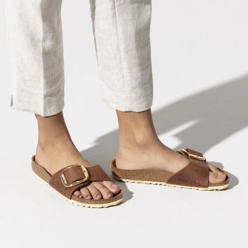 BIRKENSTOCK Madrid BIG Buckle LEOI Cognac HEX: بني صنادل للنساء