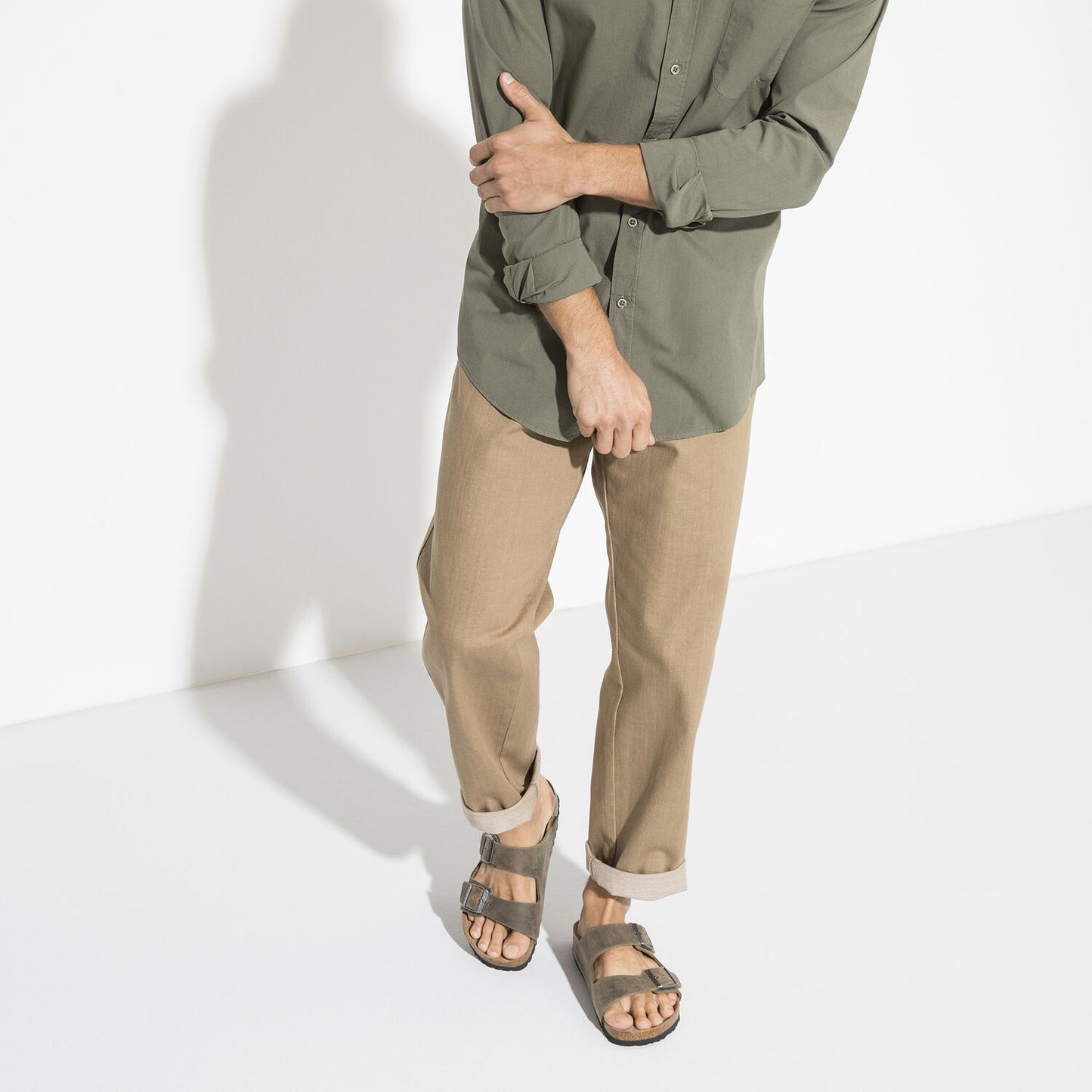 BIRKENSTOCK | UNISEX SANDALS | ARIZONA SOFT FOOTBED OILED LEATHER FADED KHAKI | KHAKI