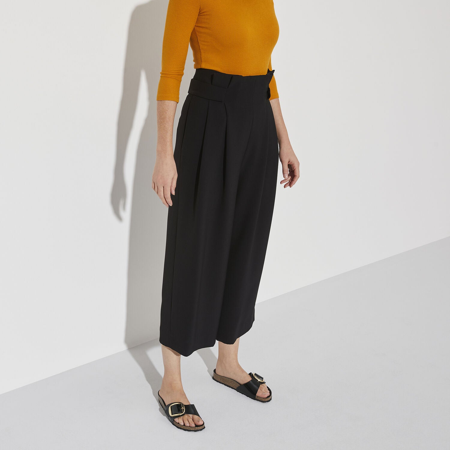 BIRKENSTOCK | 女士凉鞋 | MADRID BB LENA 高光黑色六角形 | 黑色 | S 窄款