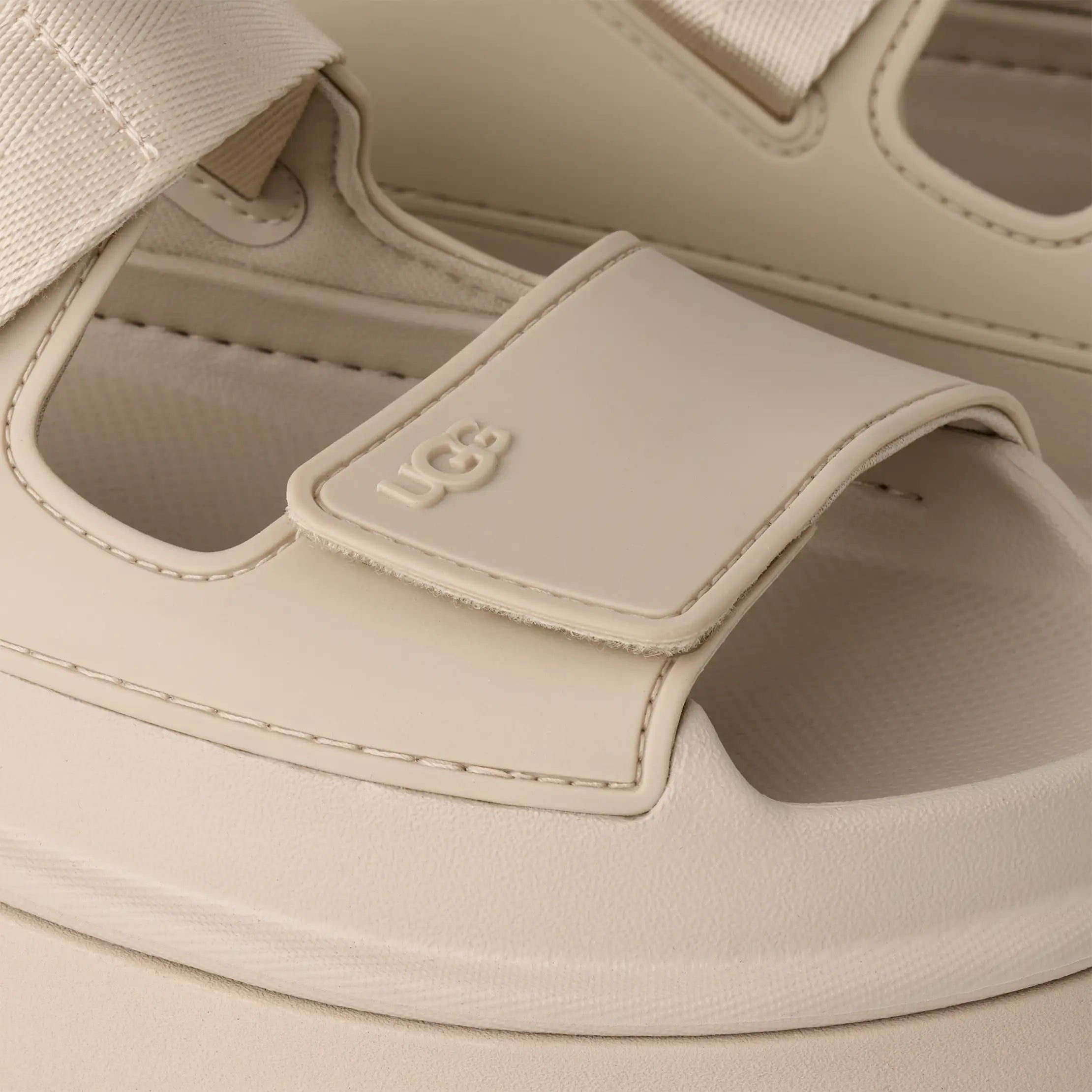 UGG W Goldenglow SEA SALT: beige sandaler til kvinder