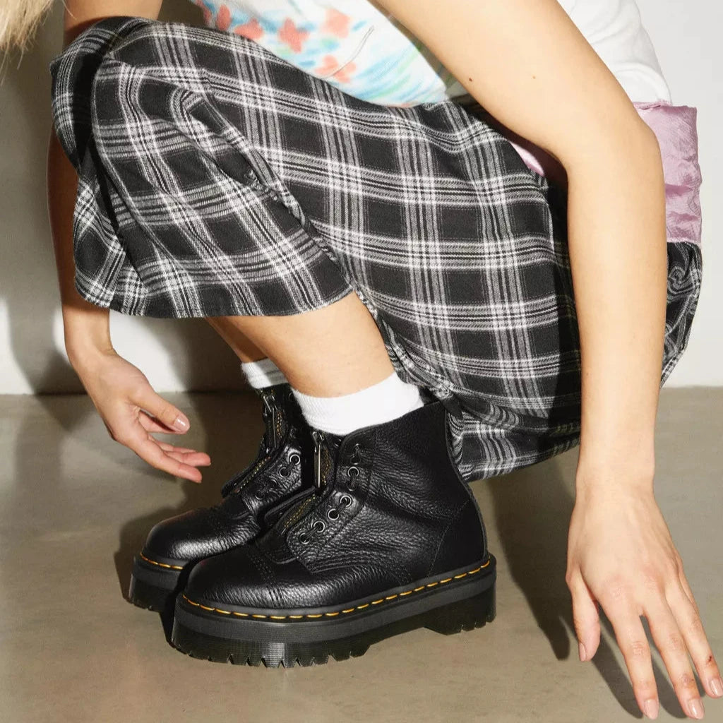 DR. MARTENS | UNISEX BOOTS | SINCLAIR BLACK MILLED NAPPA BLACK | BLACK