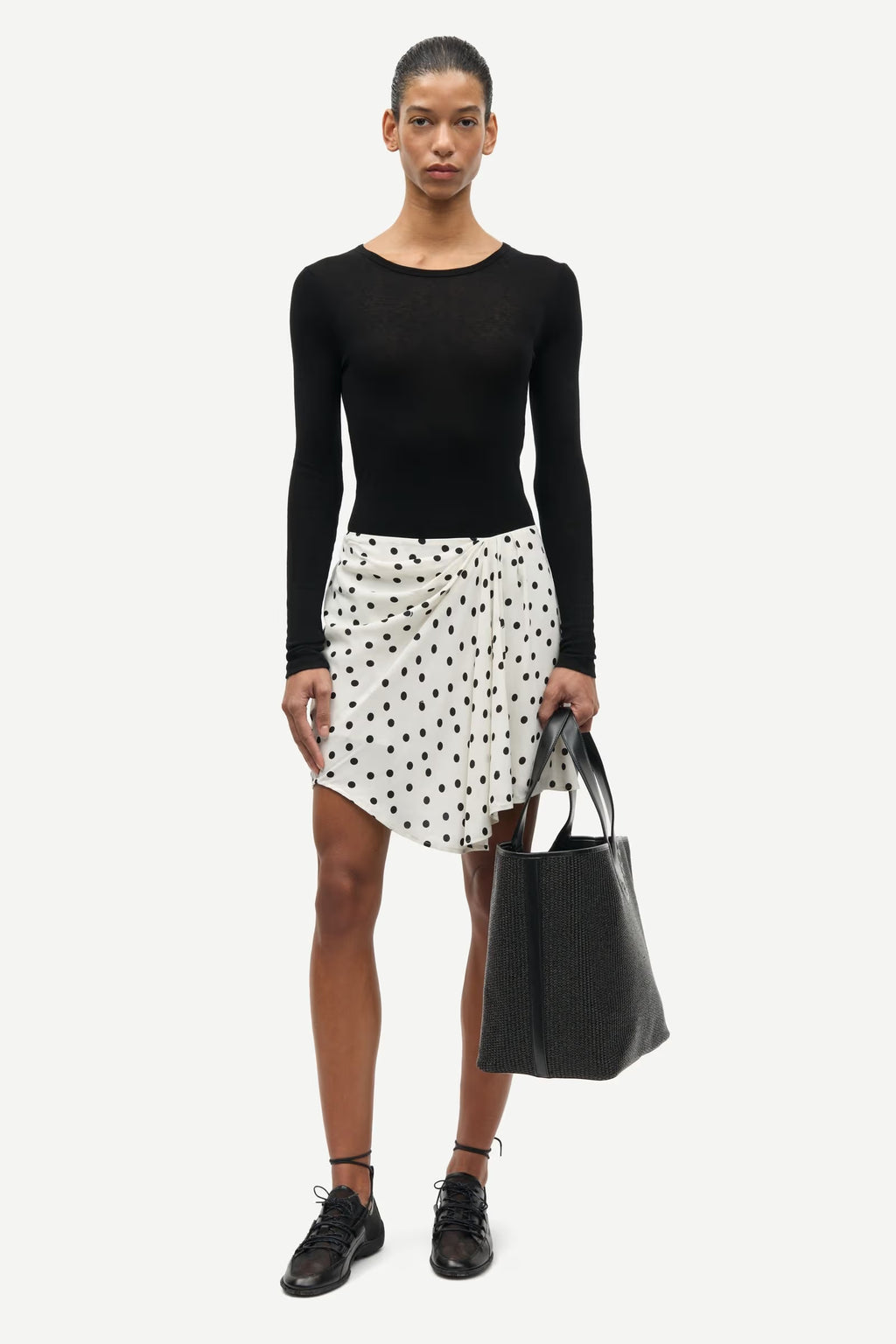 SAMSOE Saiben Skirt 16060 Drifting DOTS Egret: multicolor nederdel til kvinder