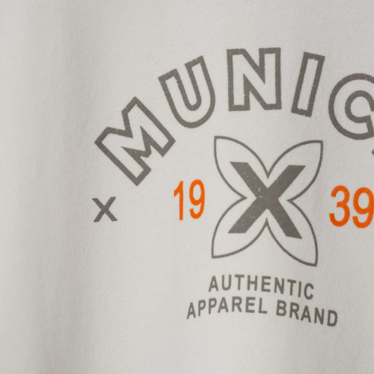 Camiseta de la marca munich unisex modelo t shirt oversize david c/off white en color blanco