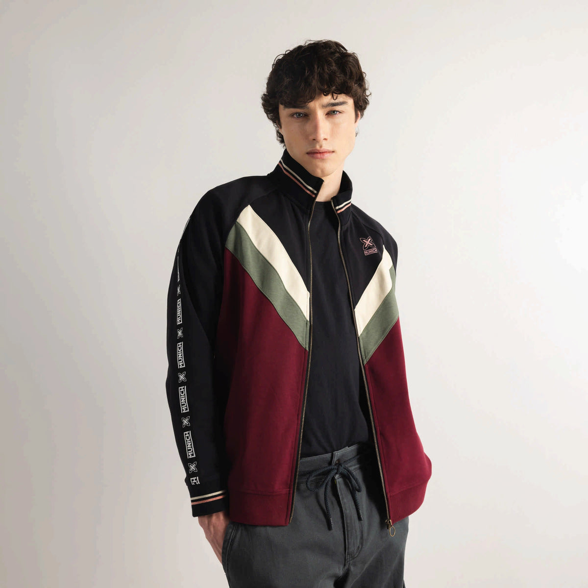 MUNICH | CHAQUETAS | HOMBRE | JACKET SCUDETTO WINE | BURDEOS