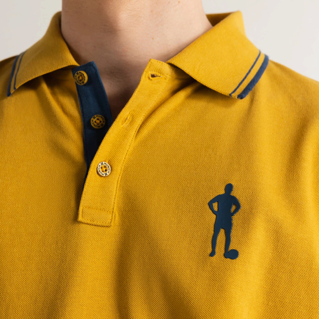 MUNICH POLO Striker Mustard: amarillo polos メンズ