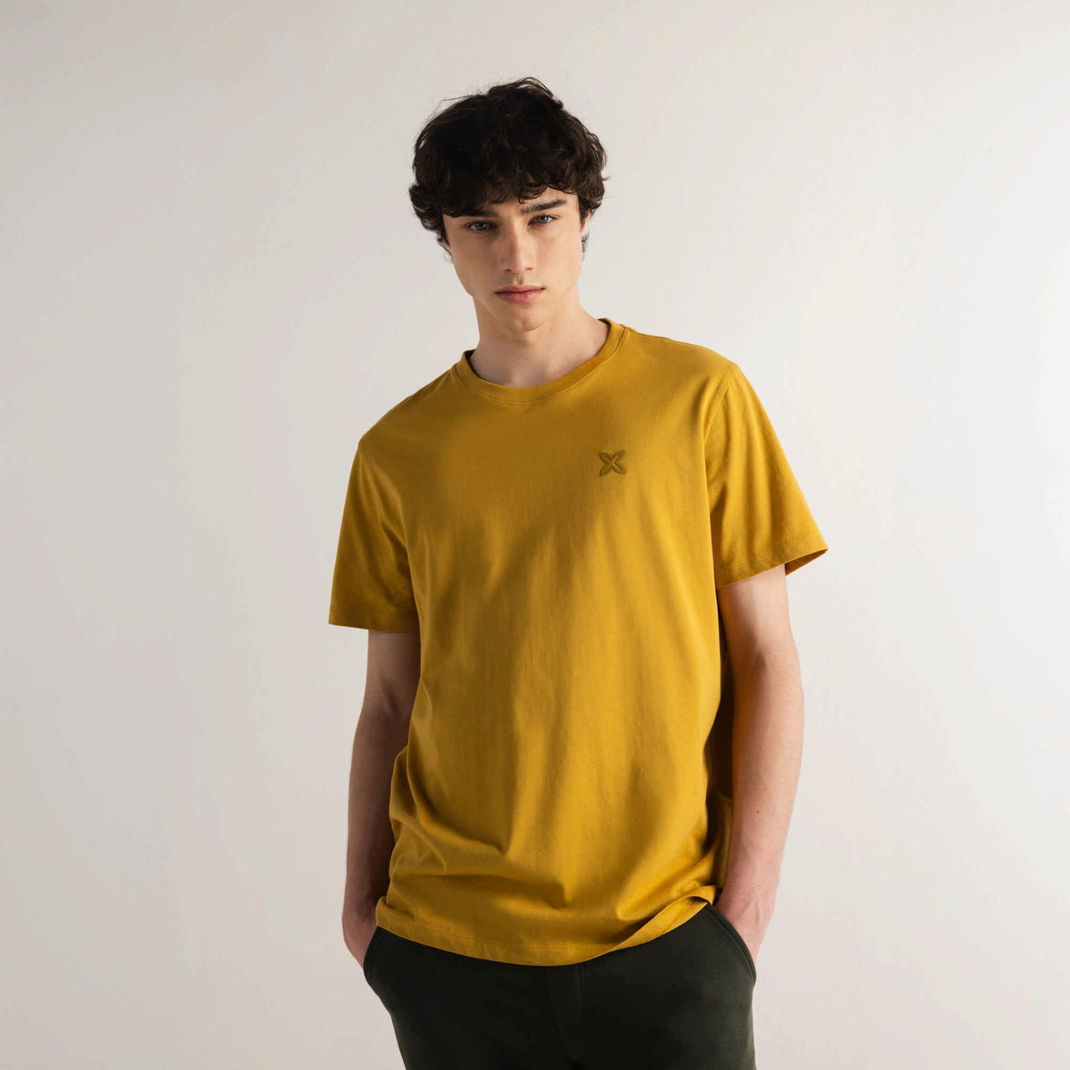 MUNICH Essentials T-shirt Mustard: amarillo T恤 男士