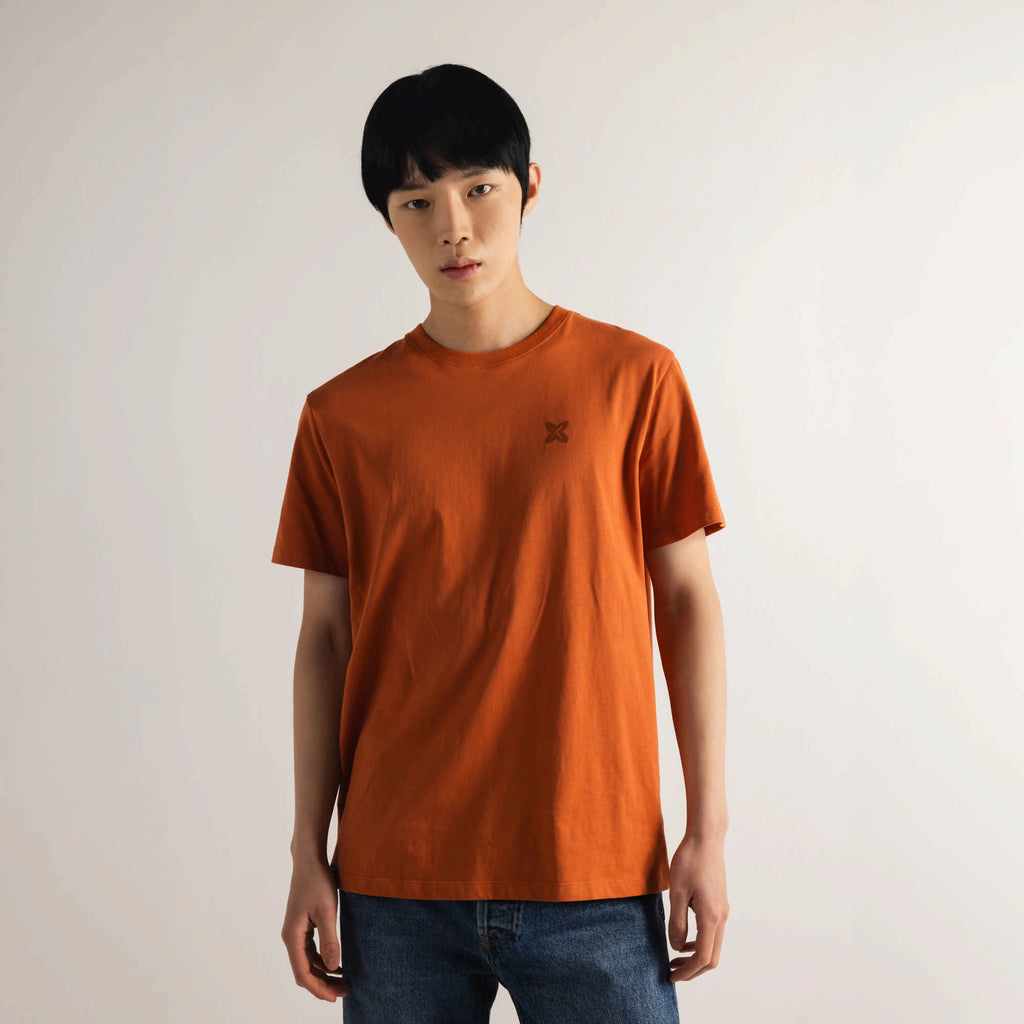 MUNICH | CAMISETAS | HOMBRE | ESSENTIALS T-SHIRT ROOF | MARRÓN