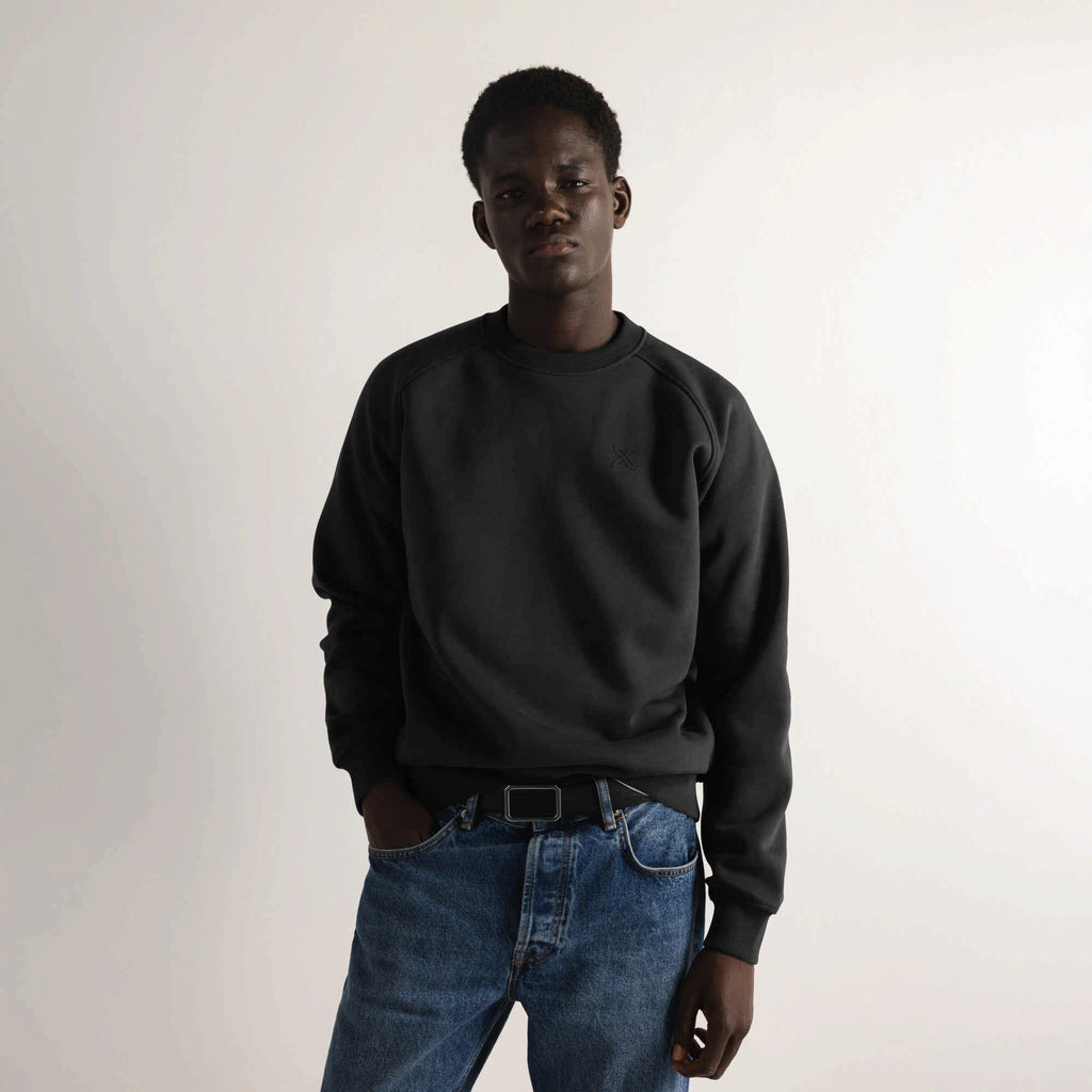 MUNICH Essentials Sweatshirt Black: черный свитер для мужчин