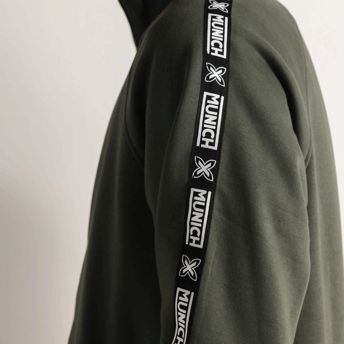 MUNICH Essentials Jacket Squadra Khaki: caqui jakke til mænd