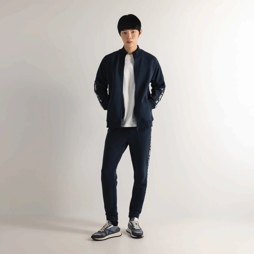 MUNICH Essentials Jacket Squadra NAVY: أزرق جاكيت للرجال