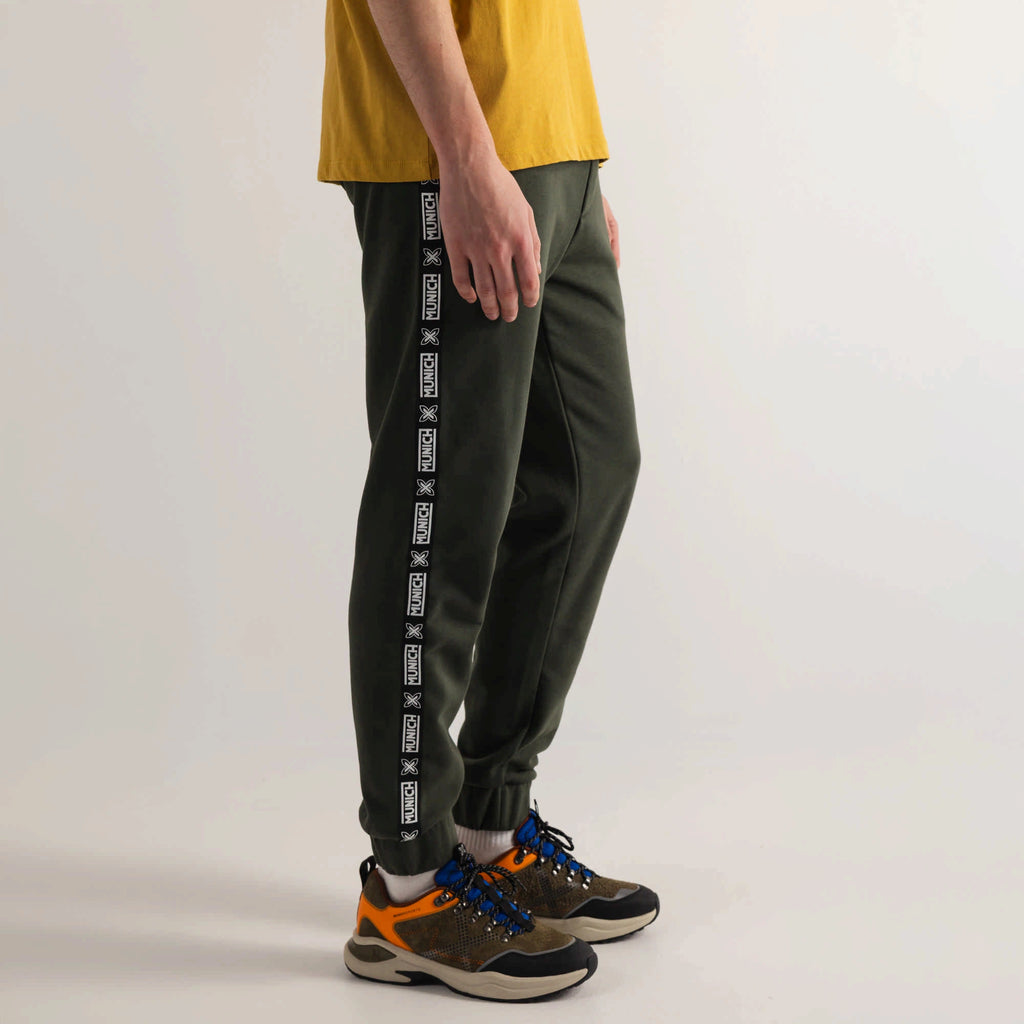 MUNICH Essentials PANT Squadra Khaki: caqui بنطال للرجال