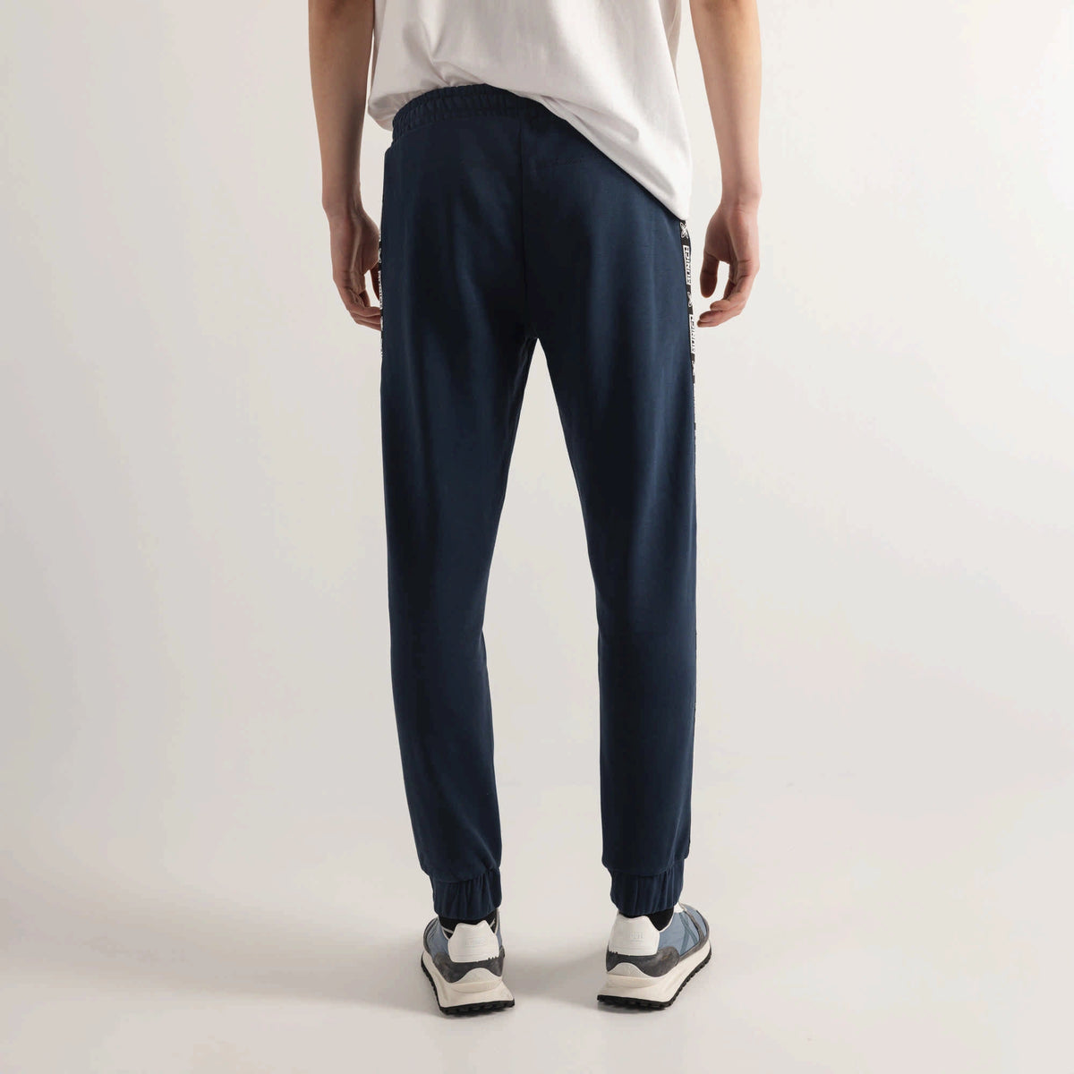 MUNICH Essentials PANT Squadra NAVY: ブルー パンツ メンズ