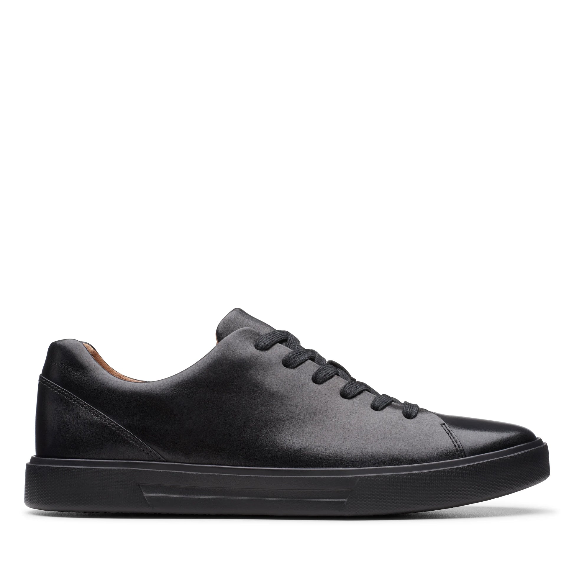 Zapatillas deportivas para hombre de la marca clarks modelo un costa lace black en color negro