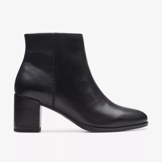 CLARKS | WOMEN'S BOOTS | FREVA55 ZIP BLACK LEATHER | BLACK