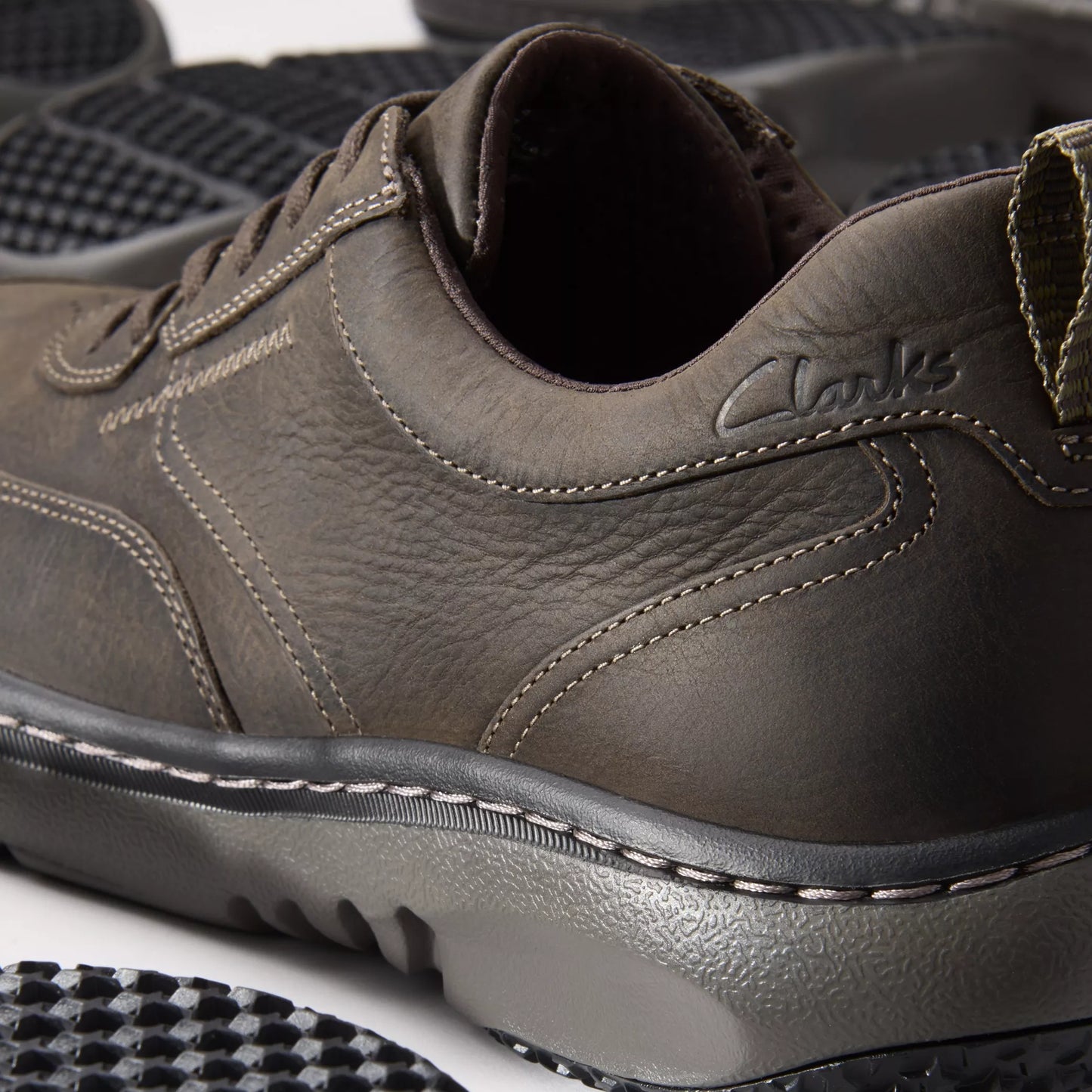 CLARKS | ZAPATOS CASUAL HOMBRE | CLARKS PRO LACE DARK BROWN TUMBLED | MARRÓN