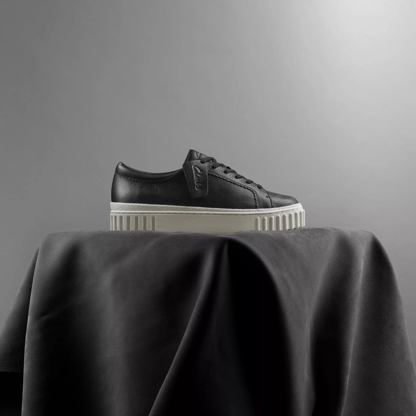 CLARKS | WOMEN'S SNEAKERS | MAYHILL WALK BLACK LEATHER | BLACK