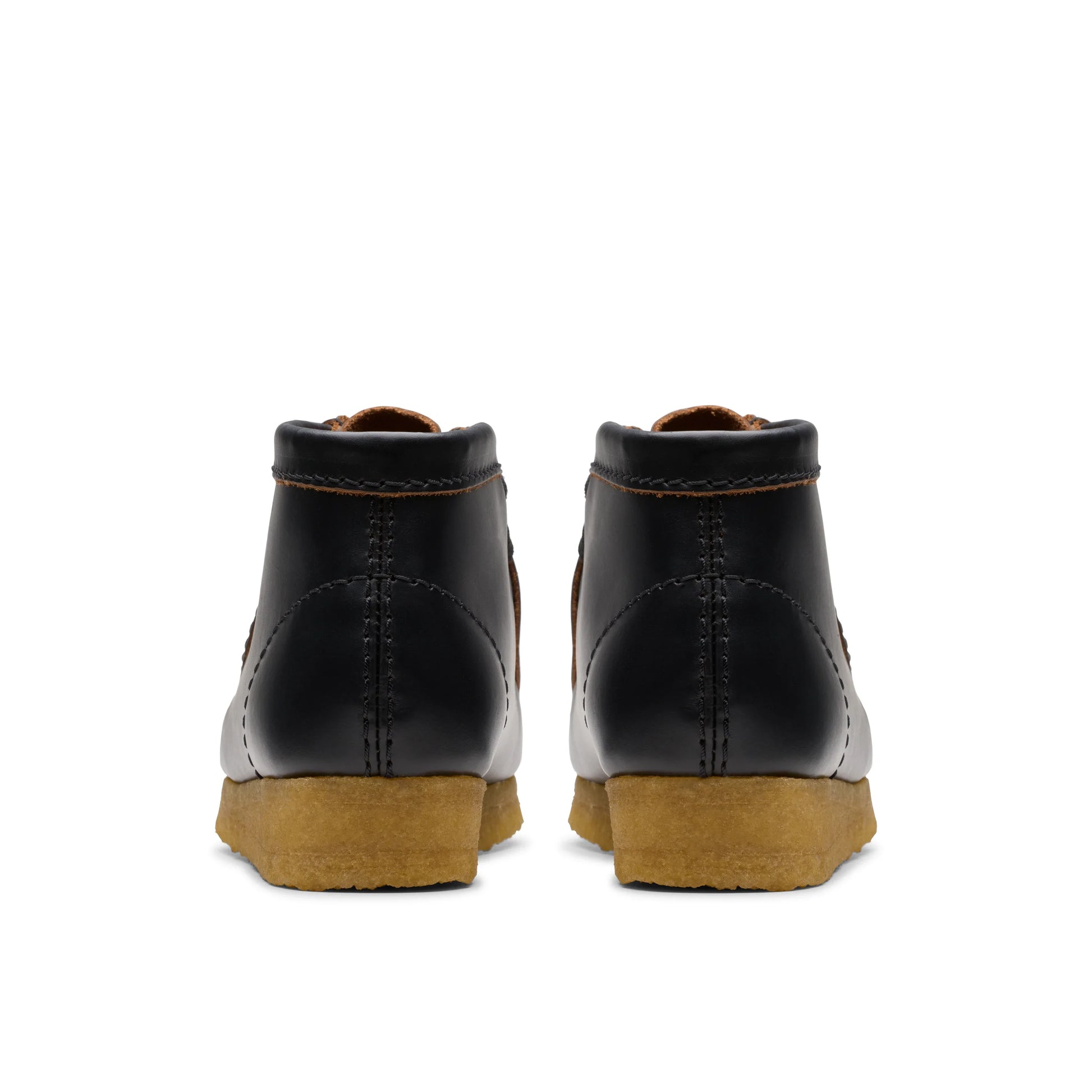 Botas para mujer de la marca clarks modelo wallabee boot. blk smooth lea en color negro