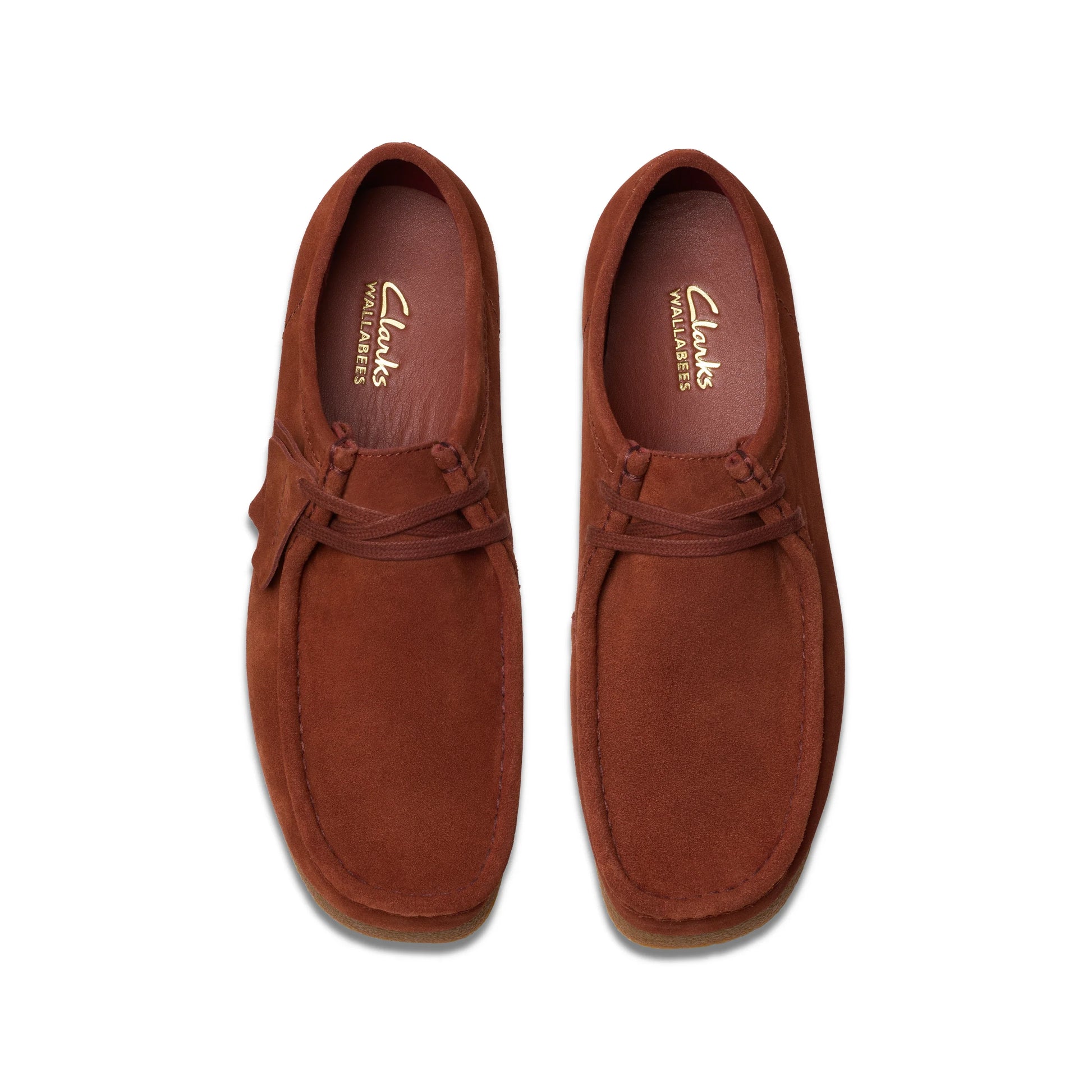 Zapatos casual para hombre de la marca clarks modelo wallabeeevo chestnut suede en color beige