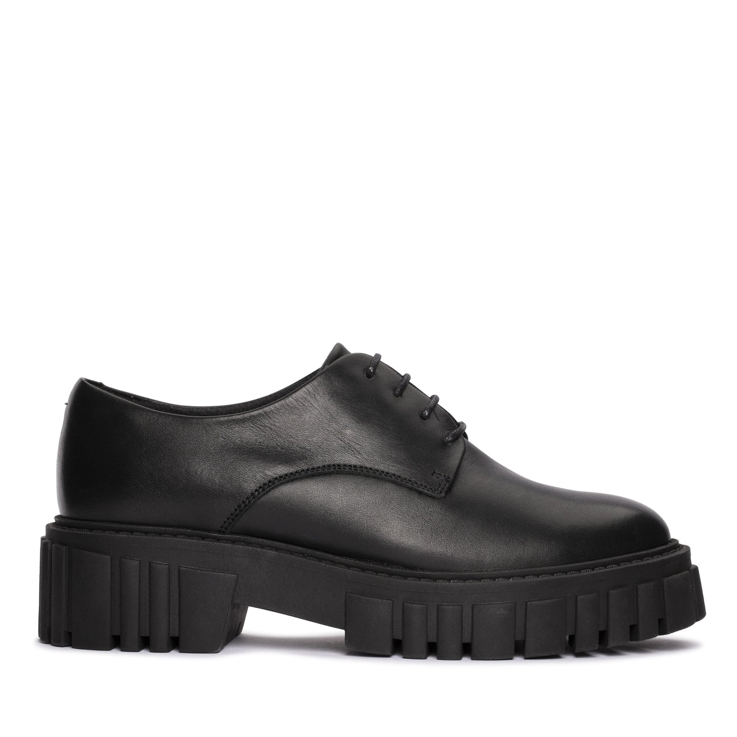 Zapatos casual para mujer de la marca clarks modelo page walk black leather en color negro