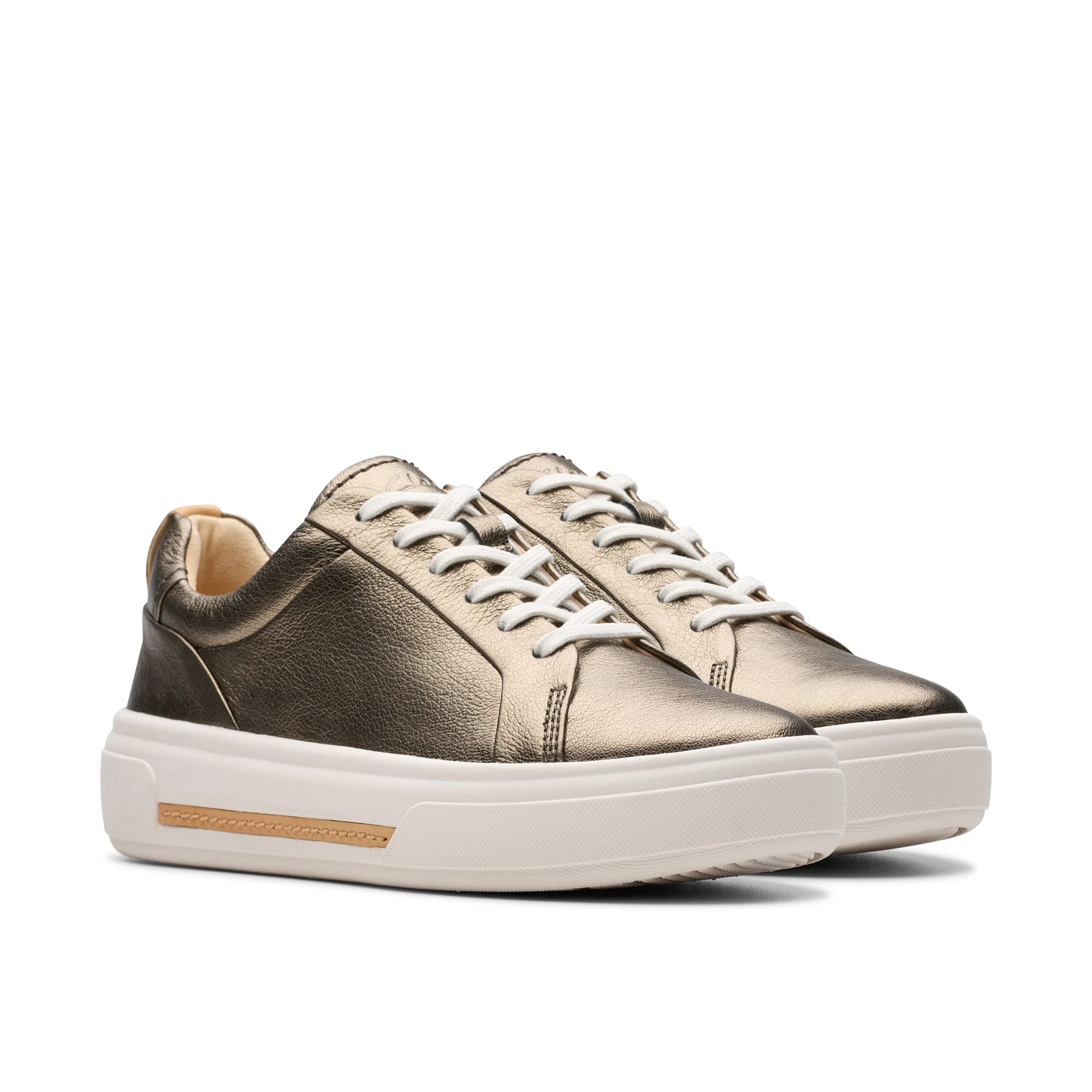 Zapatillas deportivas para mujer de la marca clarks modelo hollyhock walk metallic en color plateado