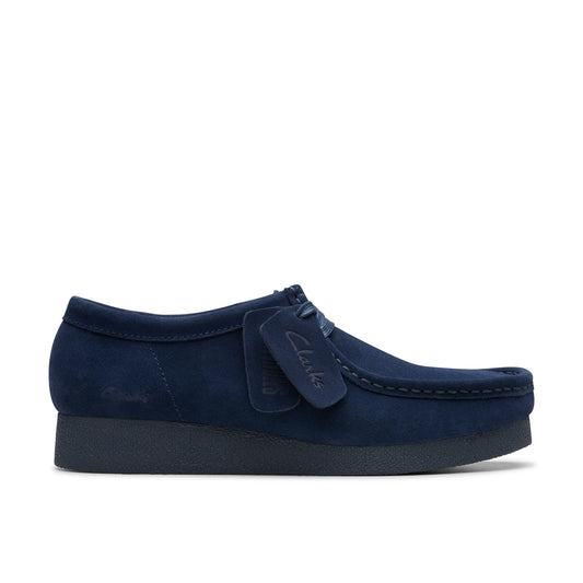 Zapatos casual para mujer de la marca clarks modelo wallabeeevosh navy suede en color azul