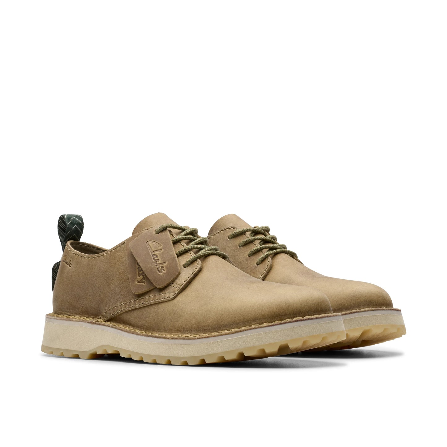 Zapatos casual para hombre de la marca clarks modelo solsbury lace dark sand lea en color beige