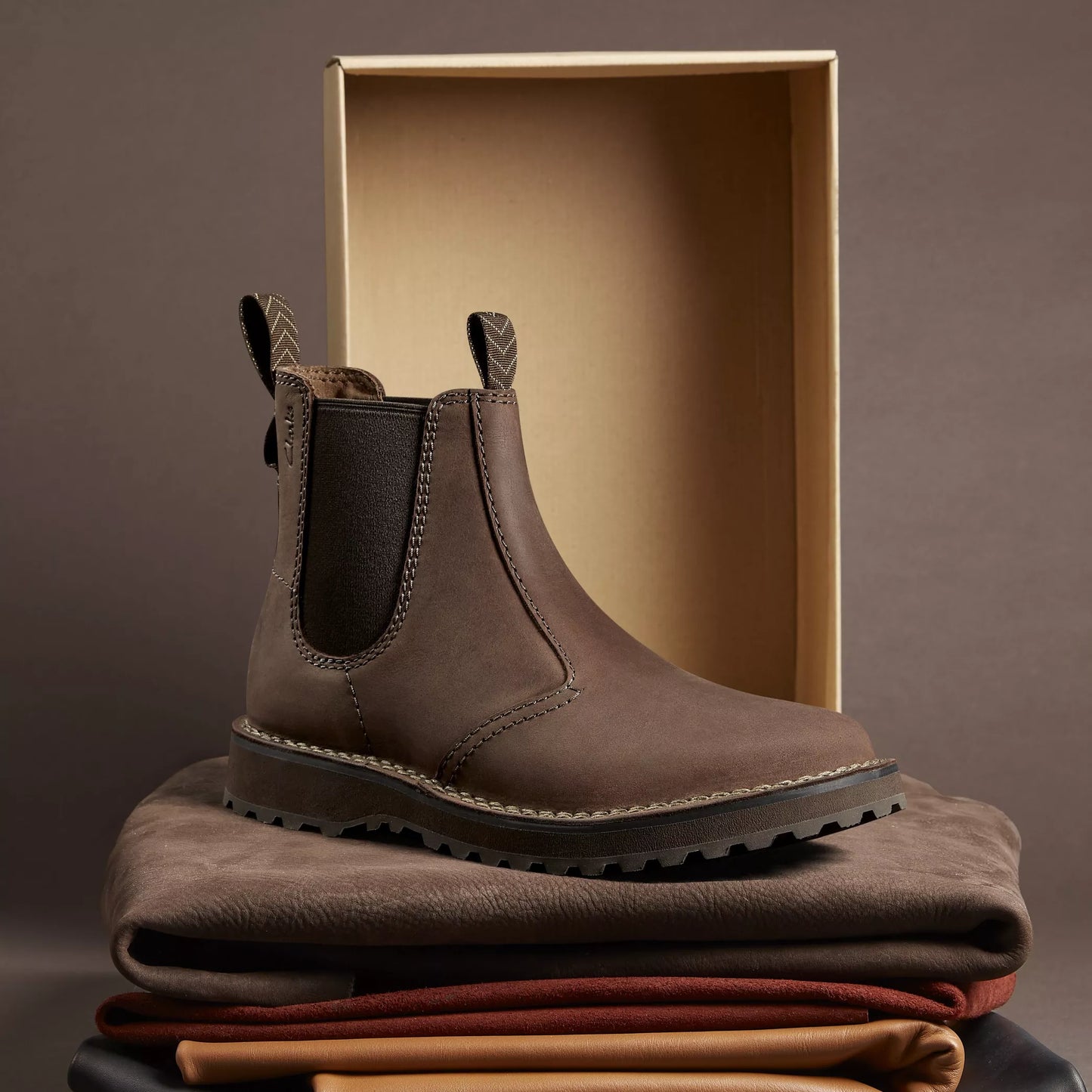 CLARKS | BOTES HOME | SOLSBURY EASY DARK BROWN LEATHER | MARRÓ