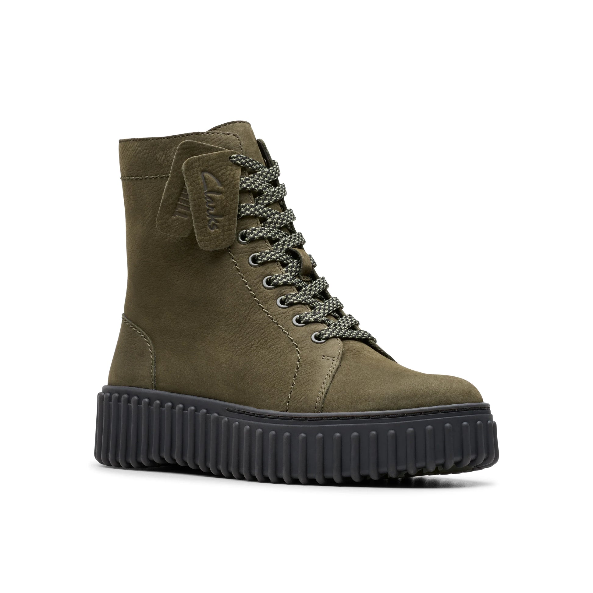 Botas para mujer de la marca clarks modelo torhill rise dark green nub en color green