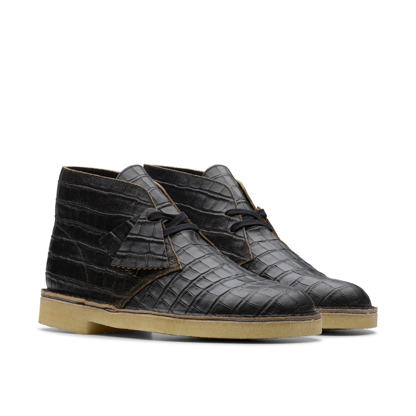 Botas para hombre de la marca clarks modelo desert boot blkcroc distress en color negro