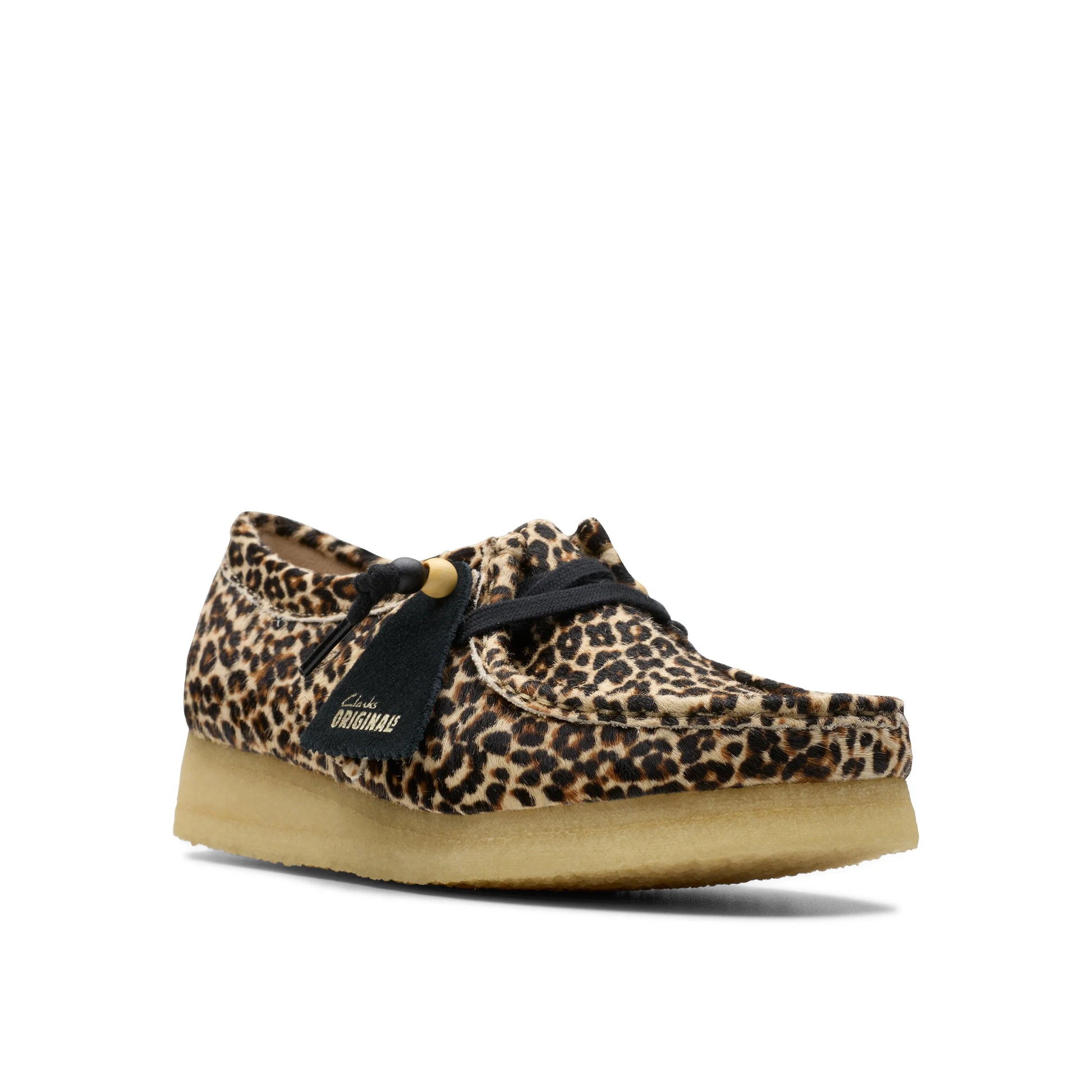 Zapatos casual para mujer de la marca clarks modelo wallabee. leopard print en color amarillo